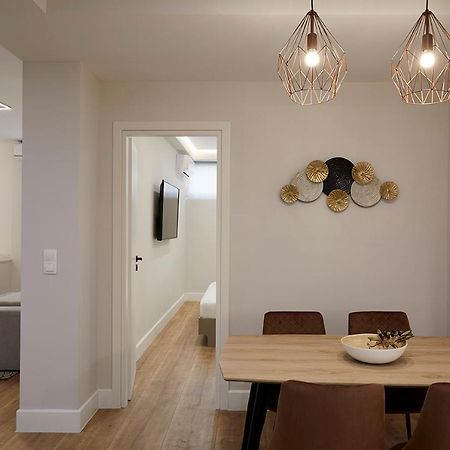 Central & Comfy Apartment 2Mins Walking From Metro Афины Экстерьер фото